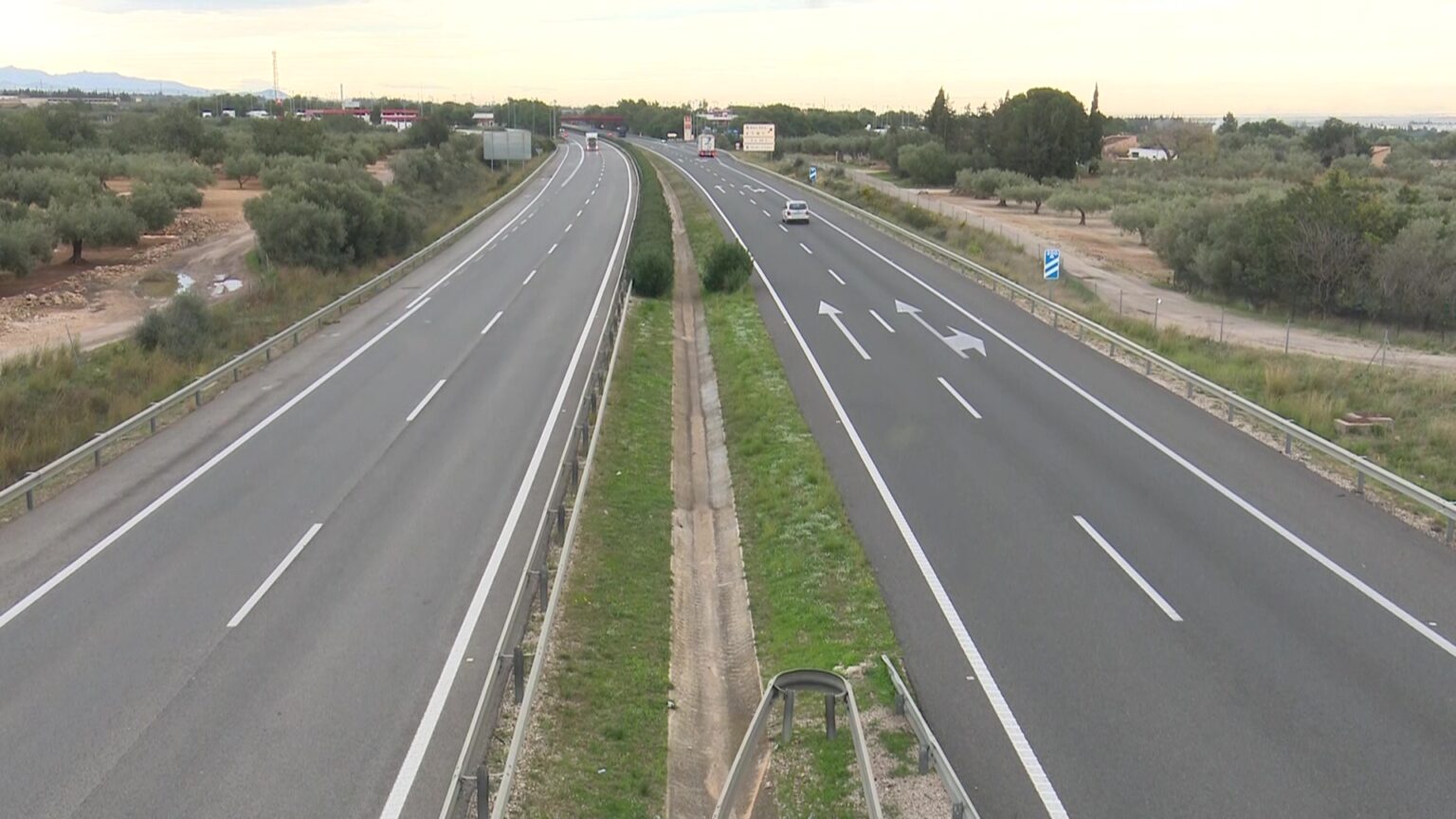 Denunciat a Amposta el xofer d’un autocar amb menors per anar en sentit contrari per l’AP-7 i donar positiu en drogues