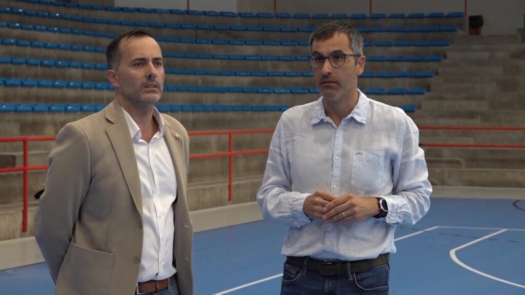 Tortosa finalitza les obres de millora de la pista del pavelló poliesportiu Jordi Angelats