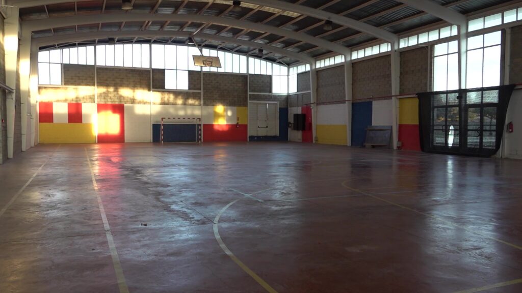 Millora del Pavelló Poliesportiu del Pinell de Brai amb renovació del paviment i repintat de les línies de joc