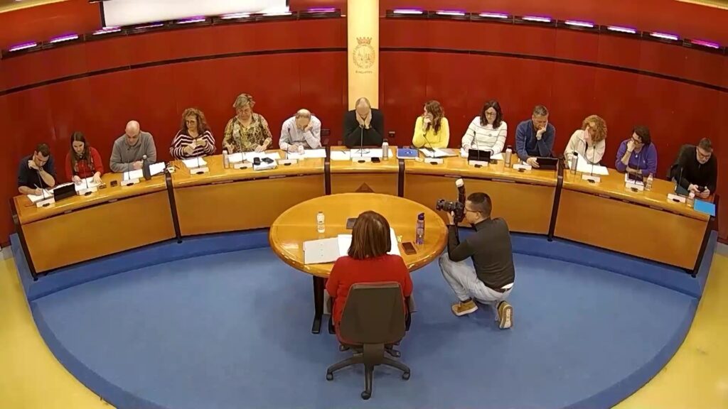 Roquetes aprova un pressupost rècord de 12,4 milions d’euros per al 2026 amb gran inversió urbana i social