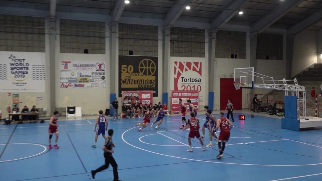 Victòria important del CB Cantaires Tortosa el dia de la presentació dels equips del club El CB Cantaires Tortosa presenta els 17 equips de la temporada amb 206 jugadors i venç el Bàsquet Ribes