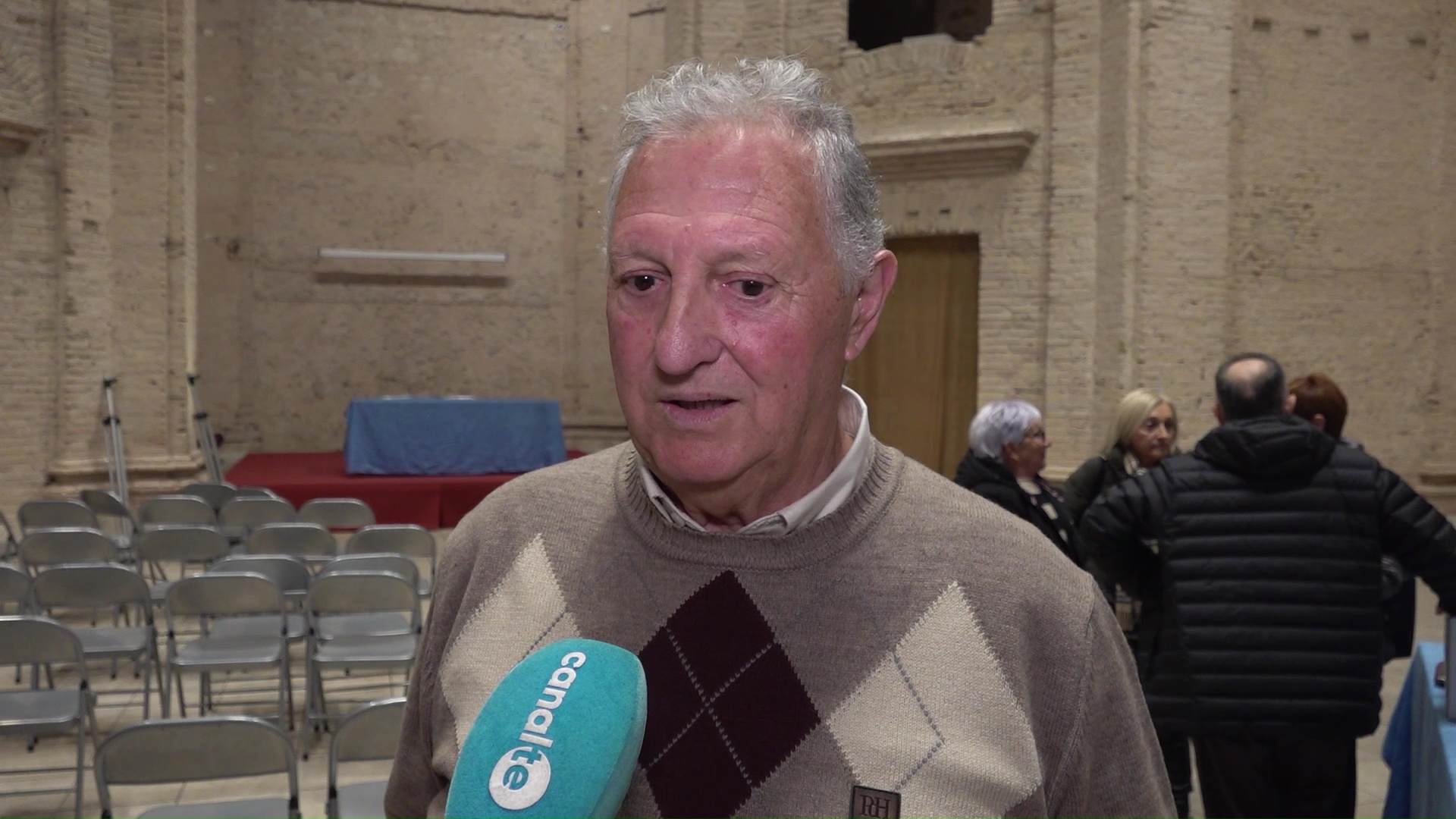 Daniel Calduch durant la presentació del llibre La maledicció dels Bonet, una obra basada en la història d’un avantpassat de la Sénia.