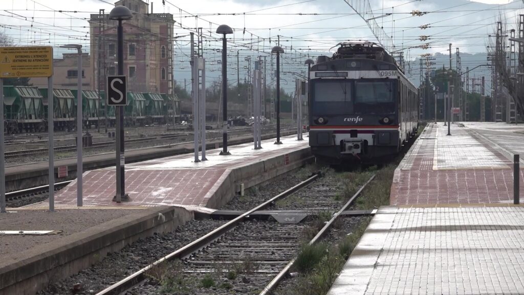 Tren R-15