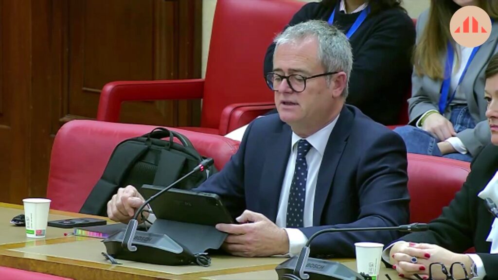 Jordi Gaseni, senador d'ERC, intervenint en una comissió oficial per a defensar el Delta de l'Ebre a les Terres de l'Ebre.