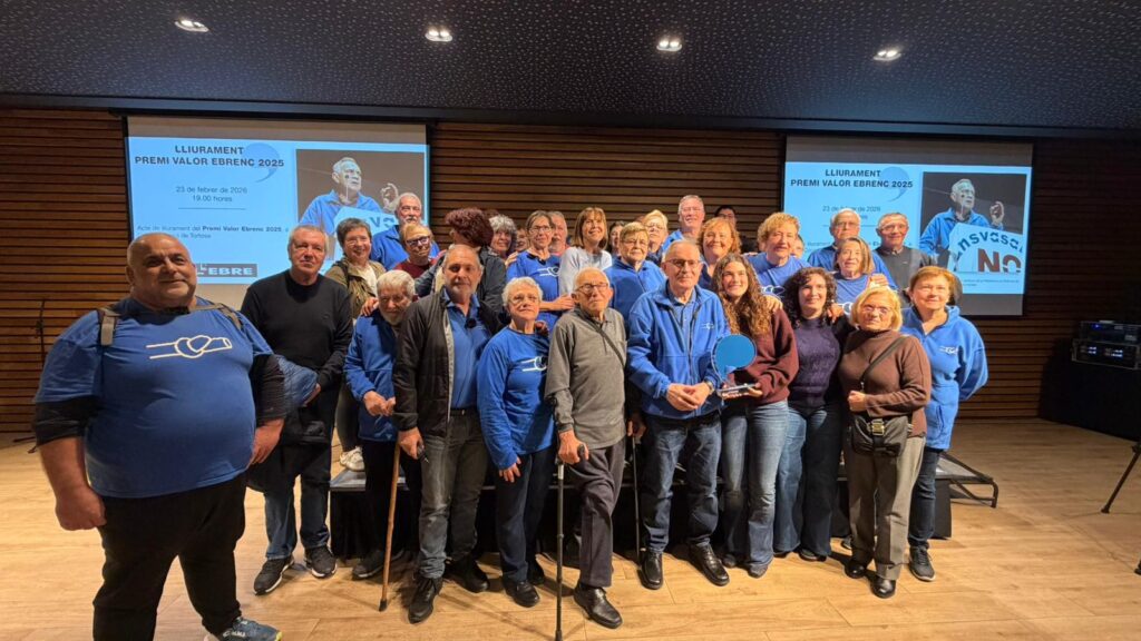 Membres de la Plataforma en Defensa de l'Ebre acompanyen Manolo Tomàs a Tortosa, Baix Ebre.