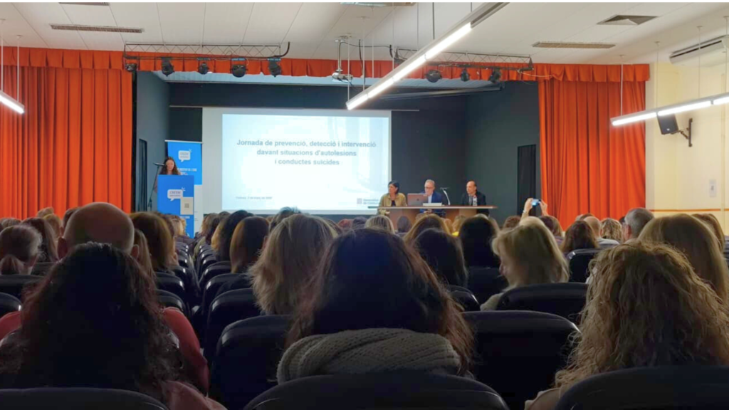 Sessió formativa sobre prevenció d'autolesions i suïcidis per a docents a Tortosa, Terres de l'Ebre.