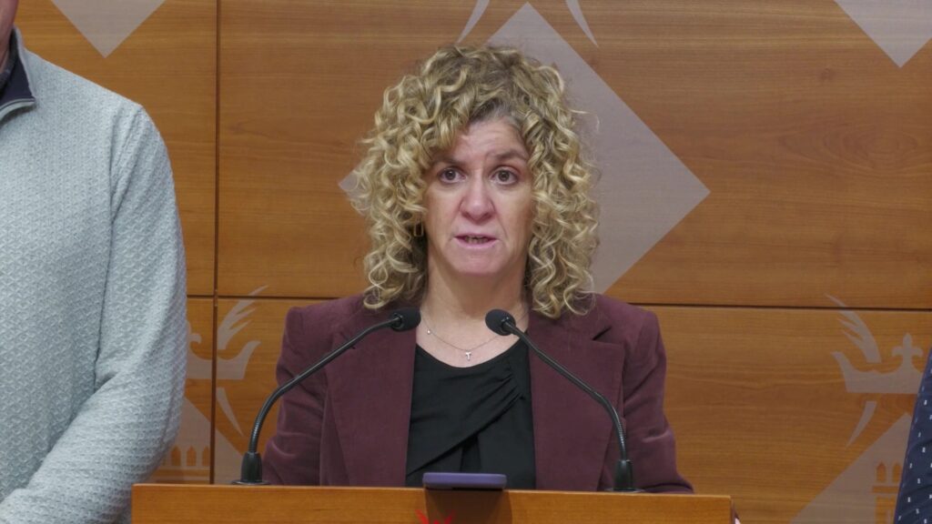 Roda de premsa de Junts per Tortosa a l'Ajuntament de Tortosa sobre el Parador i la protectora Petjades de l'Ebre.