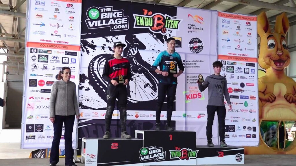 Podium de la categoria masculina a la vuitena edició de l'EnduBítem a Bítem, Tortosa.
