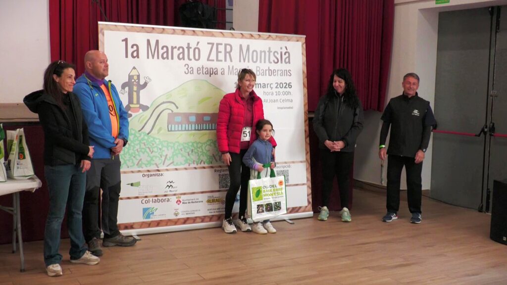 Participants i organitzadors de la 1a Marató ZER Montsià al Mas de Barberans, Terres de l'Ebre.