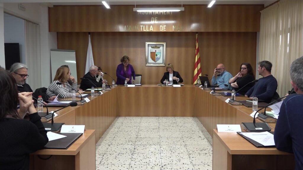 Sessió del ple municipal de l'ajuntament de l'Ametlla de Mar a la comarca del Baix Ebre.