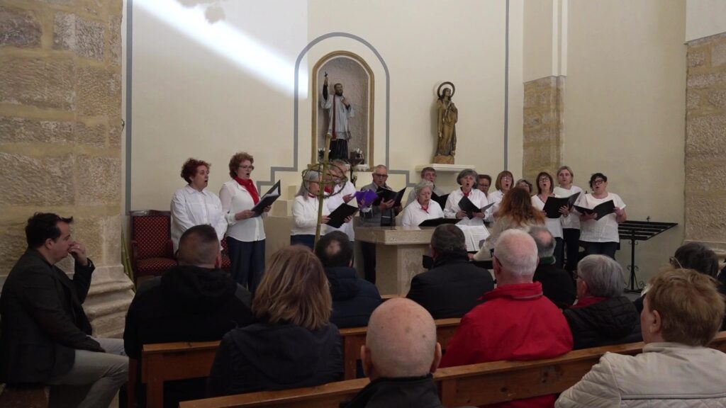 La Fatarella inaugura les obres de restauració del conjunt de l’Ermita de Sant Francisco Coral de l'Escola Municipal de Música cantant a l'interior de l'ermita de Sant Francisco restaurada a la Fatarella, Terra Alta.