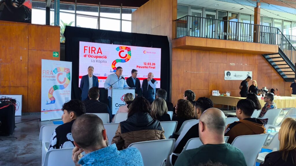 La Fira d’Ocupació de la Ràpita impulsa noves oportunitats laborals per als joves Inauguració de la Fira d'Ocupació al pavelló firal de la Ràpita, Terres de l'Ebre.