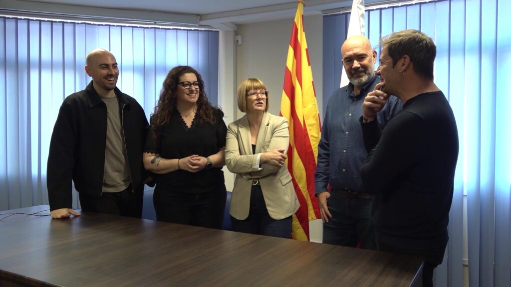 Eva del Amo, alcaldessa de l’Ametlla de Mar, amb els regidors de Junts a l'Ajuntament.