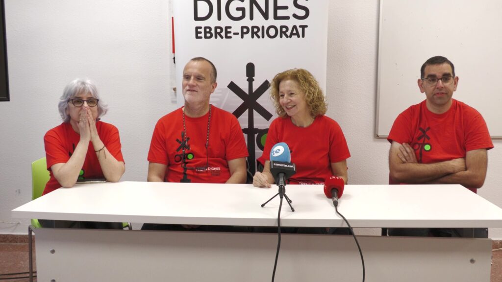 Roda de premsa de la Plataforma Trens Dignes a Tortosa sobre el tren-tram a les Terres de l'Ebre.