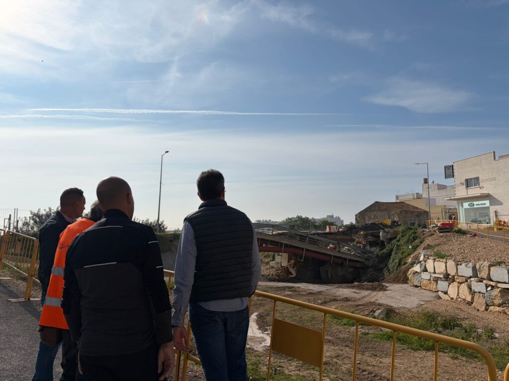 Pont amb un esfondrament de la part sud