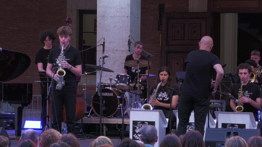 Actuació de la Sant Andreu Jazz Band en un concert a l'aire lliure durant el Festival Toca'm a Tortosa, Baix Ebre.