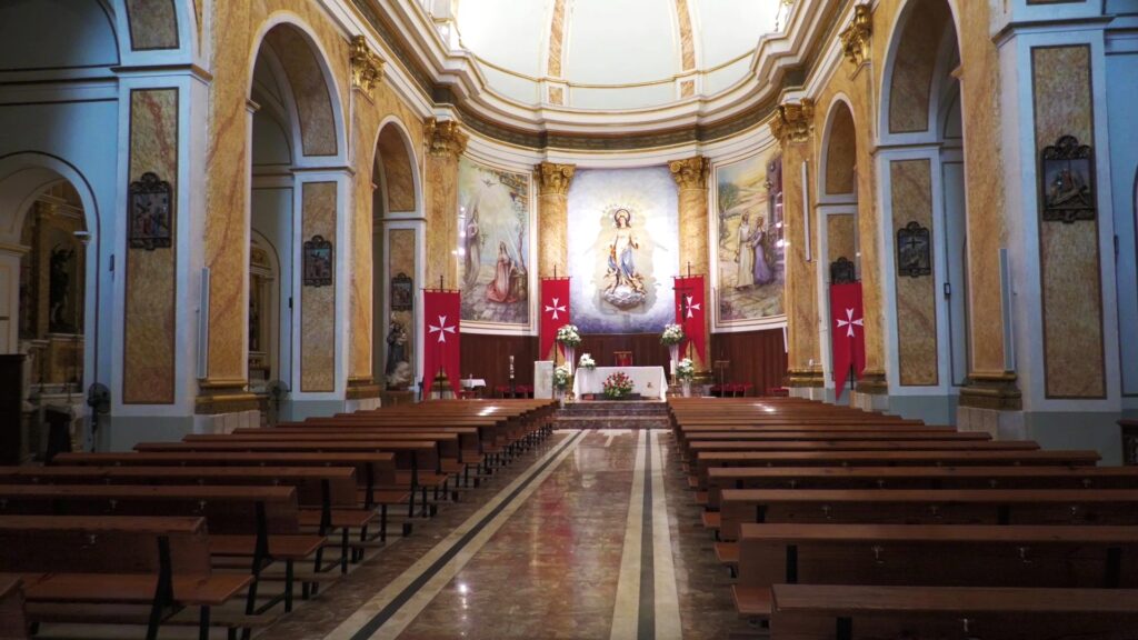 L’església de l’Assumpció celebra el seu 250è aniversari amb un seguit d’actes al llarg de tot l’any Interior de l'església de l'Assumpció d'Amposta decorada per al 250è aniversari de la seua construcció, Montsià.