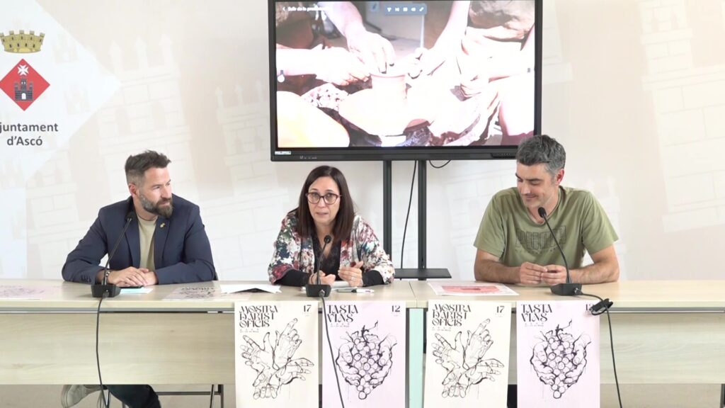 Presentació de la 17a Mostra d'Arts i Oficis i el Tastavins a l'Ajuntament d'Ascó, Ribera d'Ebre.