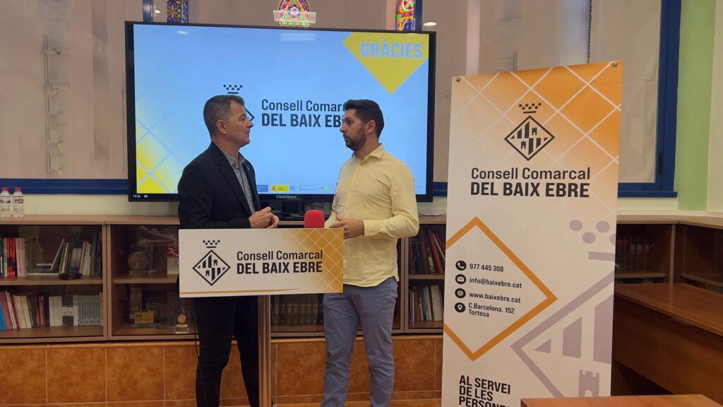 Toni Gilabert i Sergi Curto durant la presentació de resultats del Consell Comarcal del Baix Ebre a Tortosa.