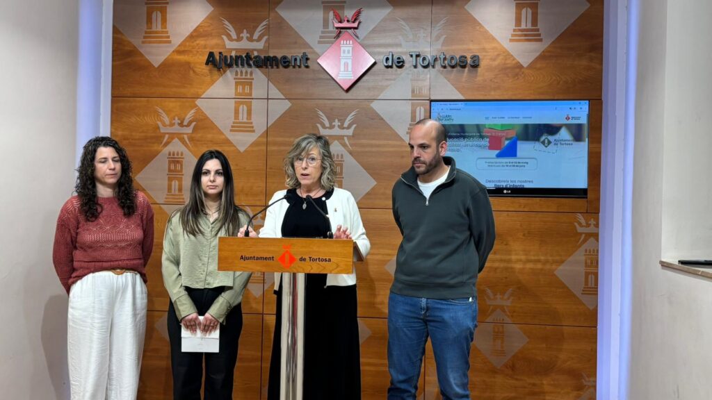Roda de premsa de l'Ajuntament de Tortosa per presentar la preinscripció de les llars d'infants municipals al Baix Ebre.