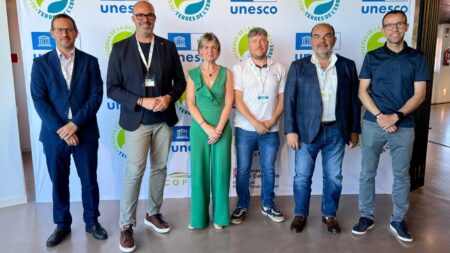La Diputació de Tarragona garantirà un finançament estable per impulsar la Reserva de la Biosfera de les Terres de l’Ebre Representants institucionals de les Terres de l'Ebre i de la Diputació de Tarragona a la cloenda del I Congrés de la Reserva de la Biosfera a Horta de Sant Joan.