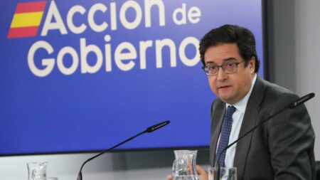 El govern espanyol aprova una aportació de 719 MEUR al projecte de la gigafactoria de Móra la Nova El ministre Òscar López en una foto d'arxiu