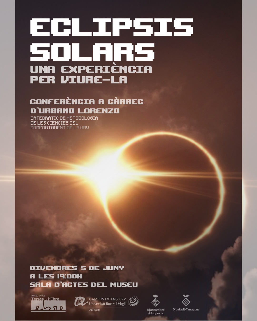 Cartell de la conferència sobre eclipsis solars al Museu de les Terres de l'Ebre a Amposta.