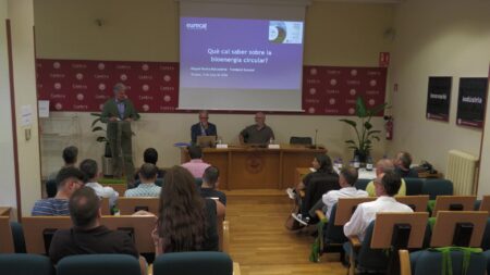 Presentació pública del projecte del Centre de Bioenergia Circular de Campredó a la Cambra de Comerç de Tortosa amb la participació d'Eurecat.