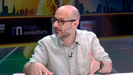 Hernan Subirats, delegat de la FCF a l’Ebre: «Volem potenciar el futbol femení i millorar l’atenció als clubs» Hernan Subirats, delegat de la Federació Catalana de Futbol a les Terres de l'Ebre, durant una entrevista a Canal TE.