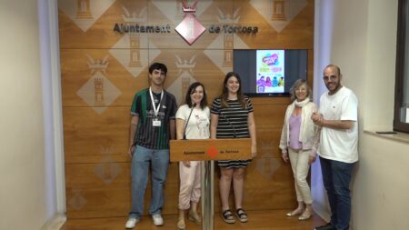 L’Ajuntament de Tortosa presenta una àmplia programació d'estiu amb més de 50 activitats als cinc pobles per a jóvens de 12 a 29 anys. La novetat d'enguany és Impulsa Jove, un programa que oferix fins a 2.000 euros per finançar projectes juvenils.