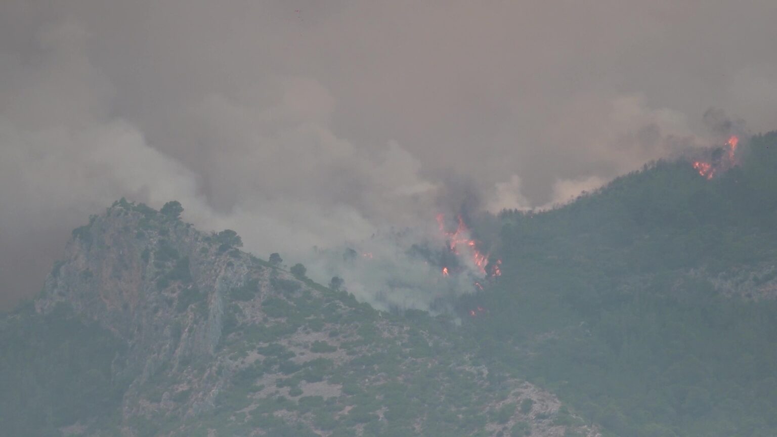 Els Bombers intensifiquen la vigilància a les Terres de l’Ebre en una campanya marcada per la sequera tèrmica
