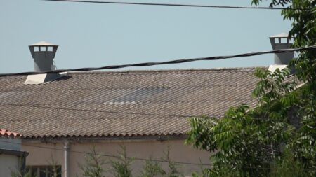 Teulades de fibrociment amb amiant a Tortosa i les Terres de l'Ebre afectades per la nova regulació de residus.