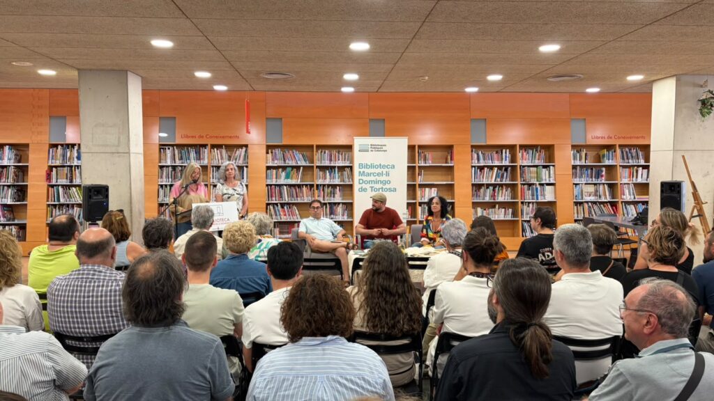 Presentació del llibre Escòcia d'Oriol Gracià a la Biblioteca Marcel·lí Domingo de Tortosa, Terres de l'Ebre.