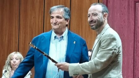El socialista Miquel Cervelló és el nou alcalde de Riba-roja d’Ebre en compliment del pacte de govern
