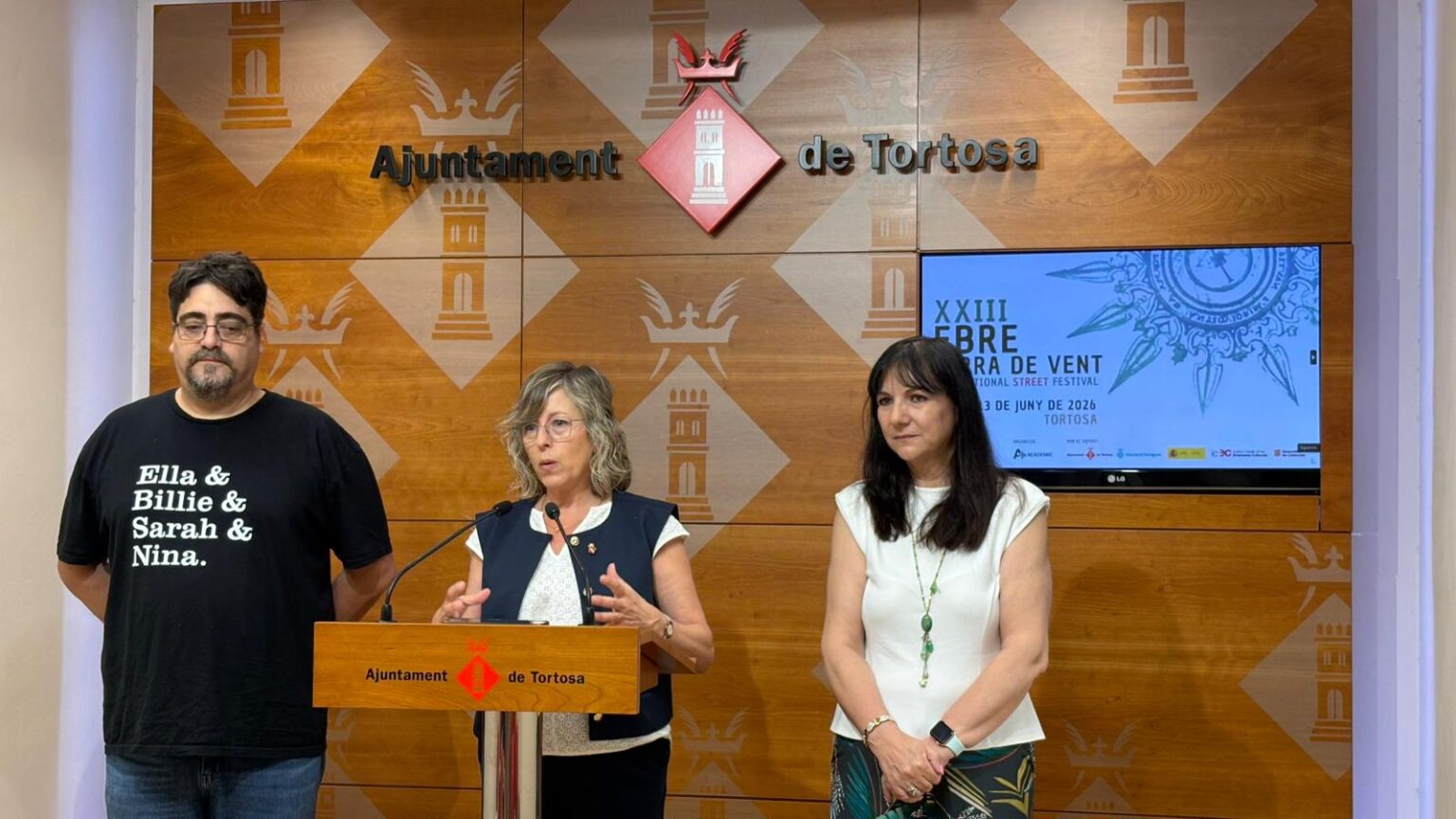 Presentació de la 23a edició del festival de carrer Ebre Terra de Vent a l'Ajuntament de Tortosa, al Baix Ebre.