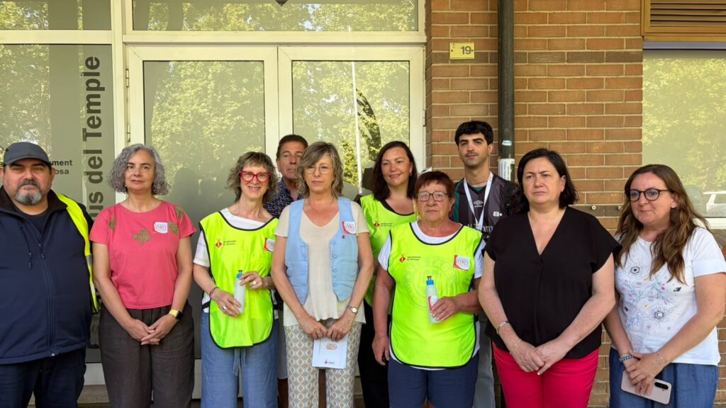 Neix al barri del Temple de Tortosa un projecte pilot de voluntariat per a fomentar el civisme Presentació de les voluntàries de la campanya de civisme Cuidem Temple a Tortosa
