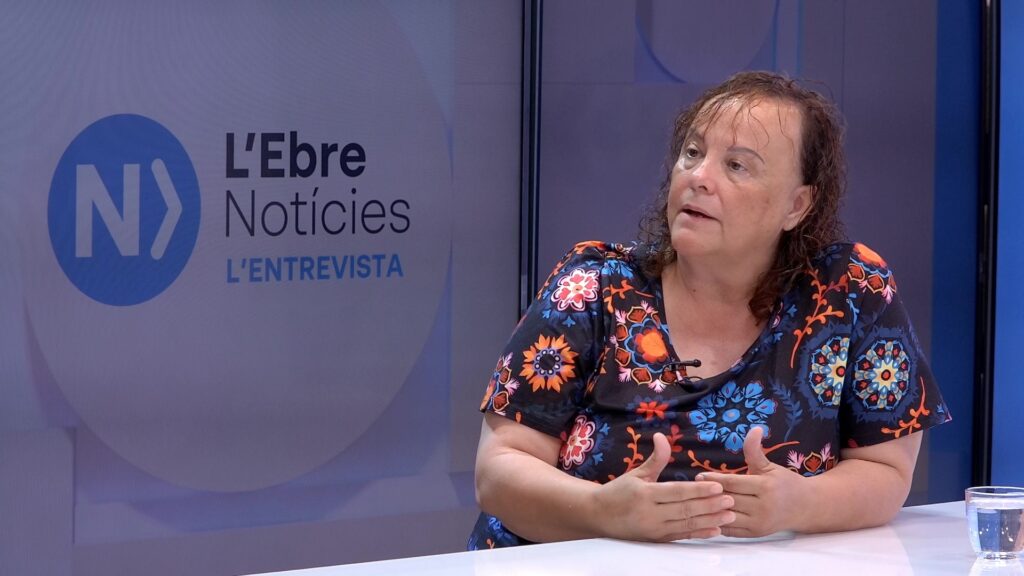 Susanna Abella, portaveu de la Plataforma en Defensa de l'Ebre, intervé al programa L'Entrevista de Canal TE a Tortosa, Baix Ebre.