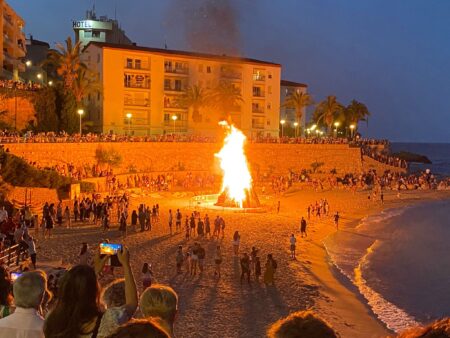 Sant Joan arriba entre festes majors i l’alerta per incendis