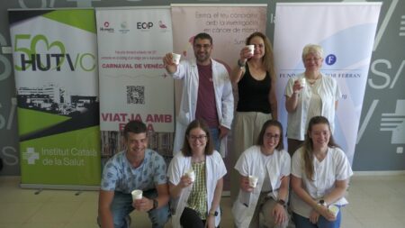 Presentació de la campanya solidària Viatja amb Emma a les Terres de l'Ebre amb gots per a la recerca contra el càncer de mama.
