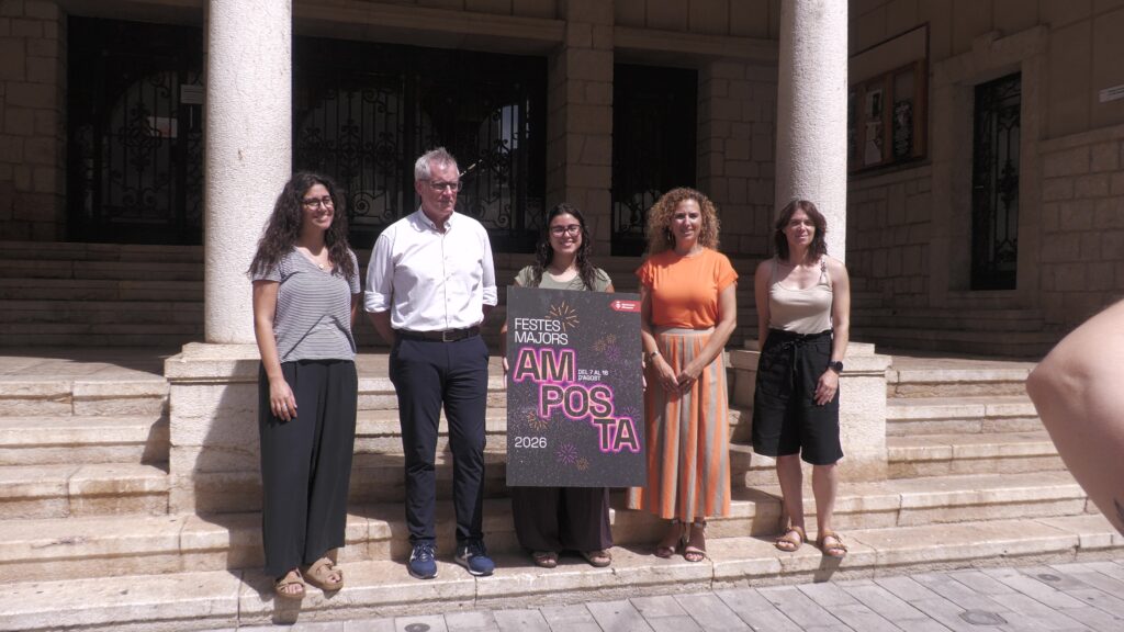 L’eclipsi solar del 12 d’agost inspira el cartell de les Festes Majors d’Amposta 2026 Presentació oficial del cartell de les Festes Majors d'Amposta 2026 a l'ajuntament, inspirat en l'eclipsi solar de les Terres de l'Ebre