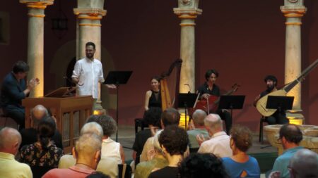 Actuació de música barroca durant el concert inaugural del Proto-fest als Reials Col·legis de Tortosa