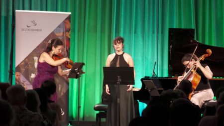 Interpretació musical del concert Colors de l'Academy DeltaChamber al Centre Cívic de Roquetes