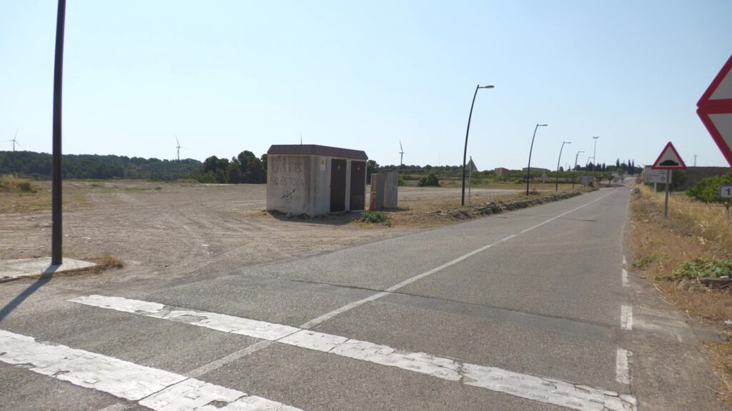 Terrenys del futur sector residencial del Pla de la Bassa a l'entrada de la Fatarella,