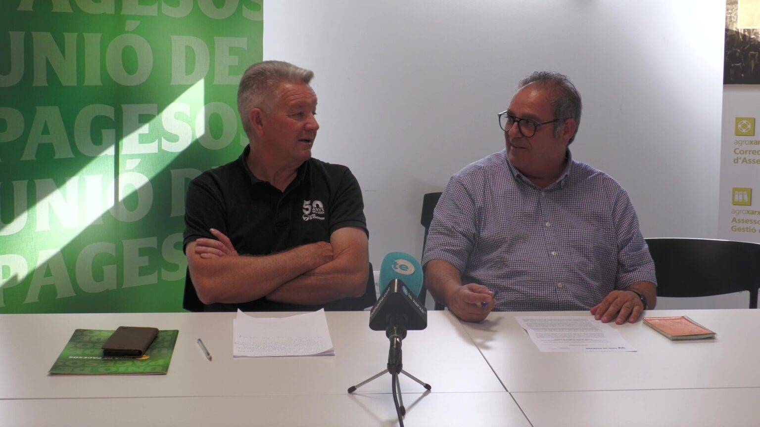 Unió de Pagesos alerta que les restriccions als fitosanitaris posen en risc el futur del cultiu de l’arròs Rafel Verdiell i Josep Antoni Vidal durant la roda de premsa d'Unió de Pagesos a Tortosa.