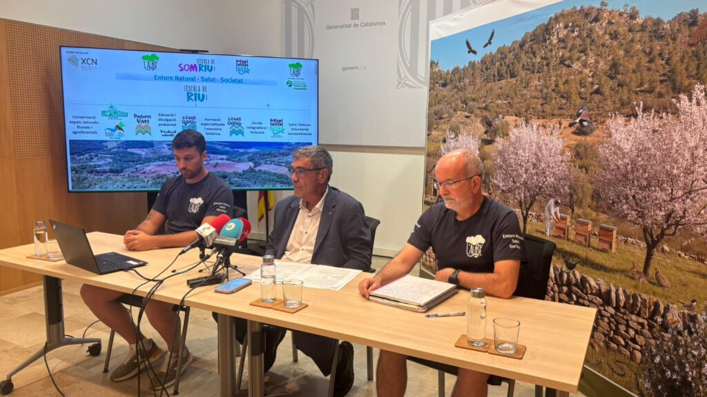 Presentació del projecte Mosaics Agroforestals Vius a Tortosa amb representants de la Generalitat i l'Associació l'Aube.