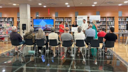 Inauguració de l'exposició Matrix Cultura 2050 a la Biblioteca Marcel·lí Domingo de Tortosa.
