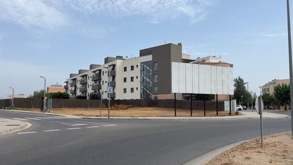 Parcel·les de sòl urbà buides a la zona del cementiri d'Amposta cedides pel Sareb per a habitatge protegit