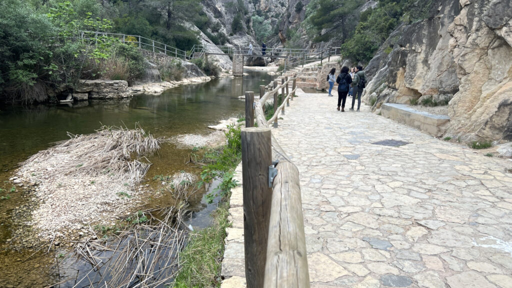 Zona de banys del paratge de la Fontcalda al terme municipal de Gandesa, comarca de la Terra Alta.