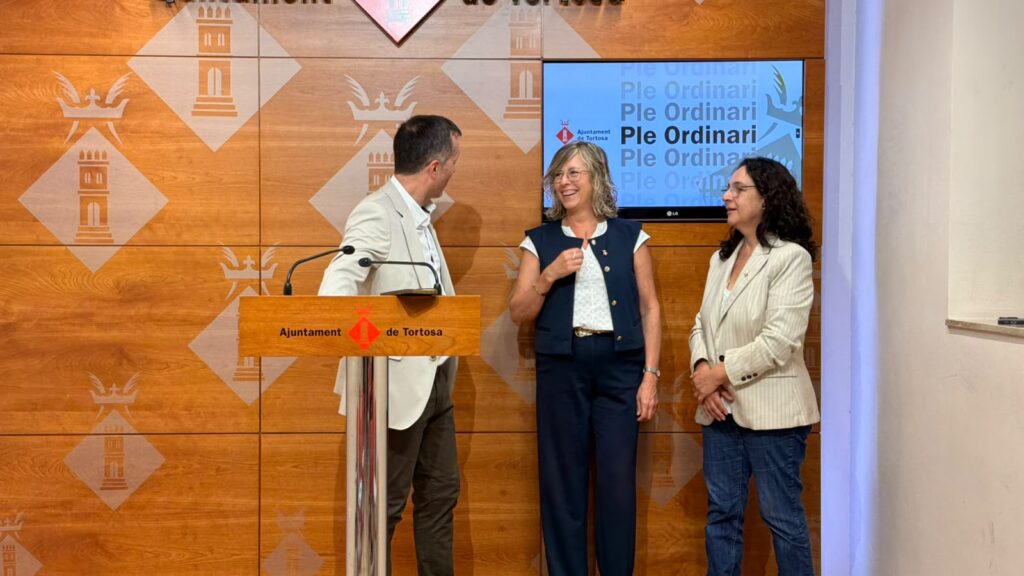 Roda de premsa del govern municipal de Tortosa per a explicar els punts del ple de juliol.